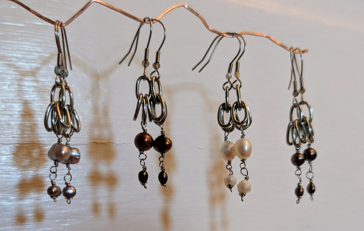 Chain Skirt Pearl Earrings